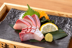 高知県宿毛　荒木さん家のブリのお造り