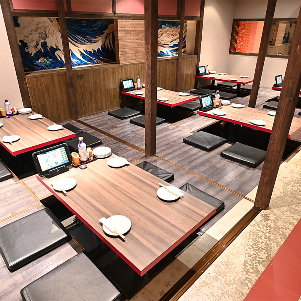 心地よく過ごして頂きたいので掘り炬燵席を完備、プライベートの宴会にも最適です。