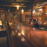 バーテンダーの作る本格カクテルを目の前でお楽しみください