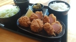 お肉に合わせたソースも充実！お好みのソースでお召し上がりください！