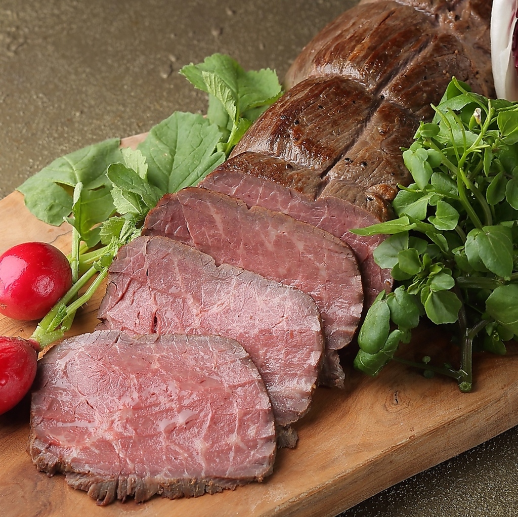 ライブキッチン：ローストビーフ　※月替わりで内容は変動いたします