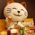 【8名様個室】全部屋完全個室のカラオケまねきねこ大阪福島店。こちらは8名様個室。カラオケするなら“まねきねこ”だにゃ～～飲食物の持ち込み自由。24時間営業なので始発待ちや2次会、3次会にも。JR環状線福島駅徒歩2分。ポテト食べ放題もあり(部屋No.15)