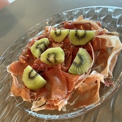 生ハムと果物