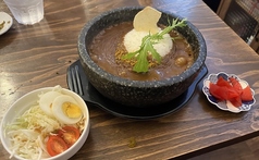 アツアツがウマい！大好評【石焼きカレーランチ】800円