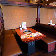 牛角 フォレオ菖蒲店の雰囲気3