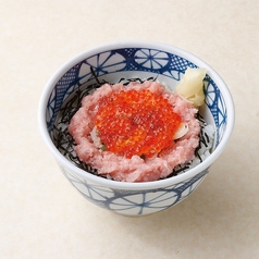 いくらねぎとろ丼