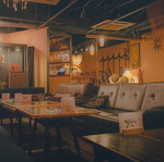 団体様にもおすすめのテーブル席