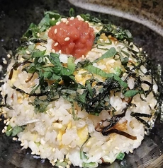 しらすと塩昆布の梅じそ炒飯