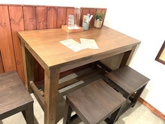 テーブル席は4名様でご利用いただけます。