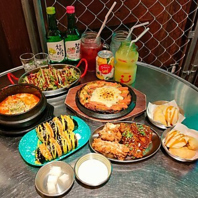 お料理に合うお酒を取り揃えております。