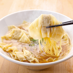 あっさり醤油のワンタン麺