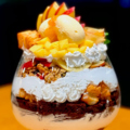 料理メニュー写真&nbsp;季節のフルーツパフェ メガサイズ