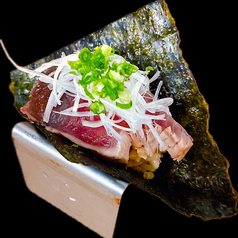 薬味と食べるカツオにぎらずし