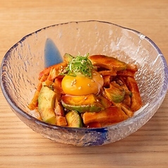 アボカドと蒸し豚のユッケ風