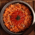 料理メニュー写真&nbsp;鮭といくらの釜飯