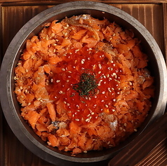鮭といくらの釜飯