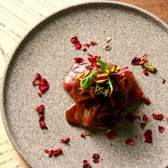 桜霧に包まれる春カツオの辛香マリネ