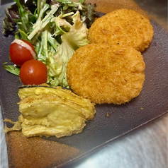 内野そうざい店のコロッケ