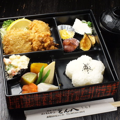 ミックス弁当(ヒレ、カキ、ホタテ、煮物)