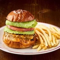 料理メニュー写真&nbsp;アボカドチーズバーガー