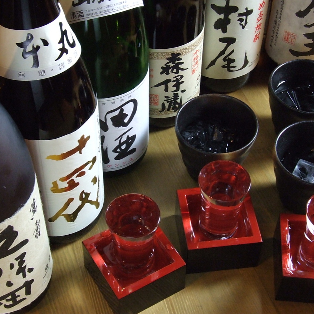 プレミアム焼酎、日本酒も取り揃えております。
