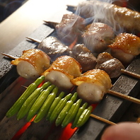 自慢の比内地鶏炭火串焼をご堪能ください。