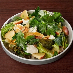 リコッタチーズとハーブのサラダ