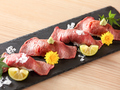 料理メニュー写真&nbsp;和牛炙り寿司 　一貫