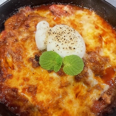 トリッパとスカモルッツァのトマト煮込み