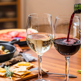 料理との相性を考えたワインを豊富にご用意。赤・白・スパークリングまで、幅広いラインナップが魅力です。