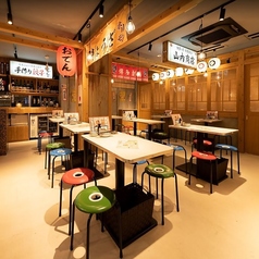 【気軽に使えるカジュアル席】4名、8名、12名、16名様、20名様など、人数に合わせてお席のレイアウト調整OK！普段のお食事からちょい飲みまで、お気軽にご利用下さい。