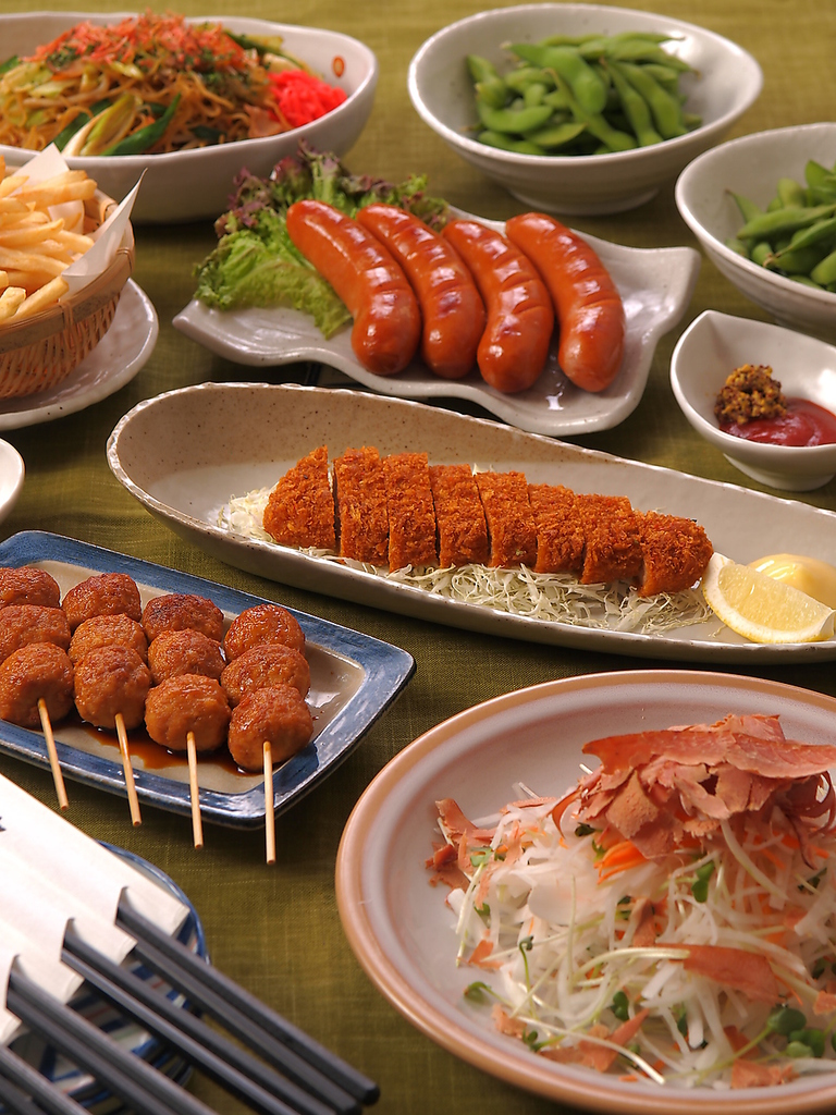 みんなでワイワイ！お手頃なコースや彩も鮮やかなボリューム満点のコースは選べるメイン料理も付き