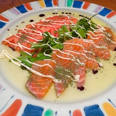 サーモンとトマトのカルパッチョ