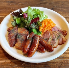 自家製！お肉の燻製盛り合わせ