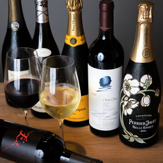 ワインをはじめ、お料理との相性を考え厳選したお酒