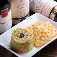 スモークサーモンとアボカドのタルタル