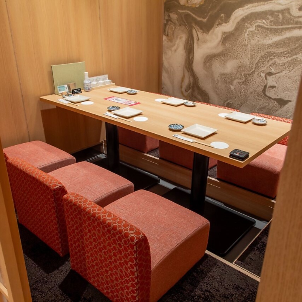 店内は完全個室でお席をご用意させて頂いております。