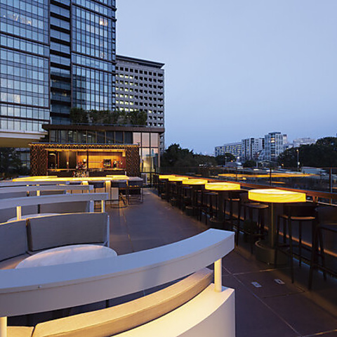 xW~eXEW I䒬 BENJAMIN TERRACE LOUNGE