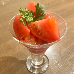 丸ごとトマトの白桃マリネ