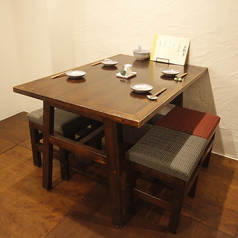 4名様用テーブルお子様連れのご家族にも、ゆったりご利用いただけるおすすめのお席です