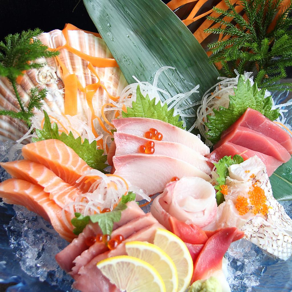 落ち着きのある和モダンな空間で、美味しい料理とお酒をごゆっくりご堪能いただけます。