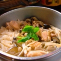料理メニュー写真 阿波尾鶏ときのこのかま飯