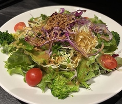 地元野菜のたっぷりサラダ