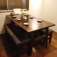 6名様用テーブルご家族やご友人との集まり、会食など様々なシーンでご利用いただけます