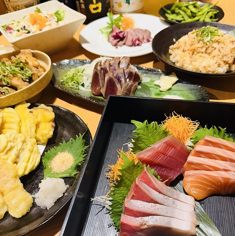 【最大100名様程度まで貸切可能！個室も完備！】手頃な価格でお酒と美味しい料理を♪