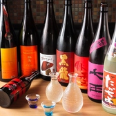 【充実の飲み放題プラン】当店は飲み放題に自信あり♪70種類のお飲み物をご用意しております！さらにはアラカルトで有名日本酒もご用意！当店自慢のお酒と共にぜひお楽しみ下さい♪シーンに合わせた飲み放題付きコースや単品飲み放題などお得なプラン多数をご用意しております！