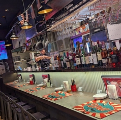 お一人様も大歓迎！ずらっとならぶカウンター！