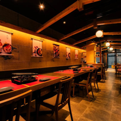 全39席あるテーブル席は、ご家族やご友人とカジュアルに韓国料理を楽しみたい時にぴったりです♪ゆったりとした空間で、美味しい料理を囲んで楽しいひとときをお過ごしください。