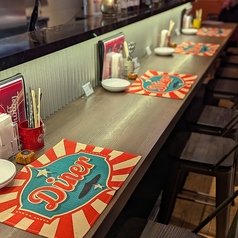 まるで海外！気軽に座れるカウンター席！