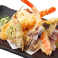 和食は季節感を大切にした料理。当店では、お客様に季節を感じながらお食事をお楽しみいただけるよう、月替わりの逸品もございます。春には「さわら」、秋には「さんま」など、庄やならではの海の幸を用いた一品はもちろん、「天ぷら」や「釜飯」で季節の山の幸をご堪能いただける一品もご用意してお待ちしております！ 